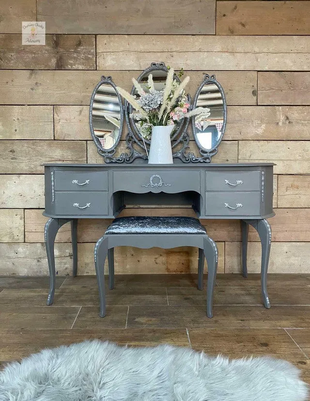 Dixie Belle Hurricane Gray Chalk Paint