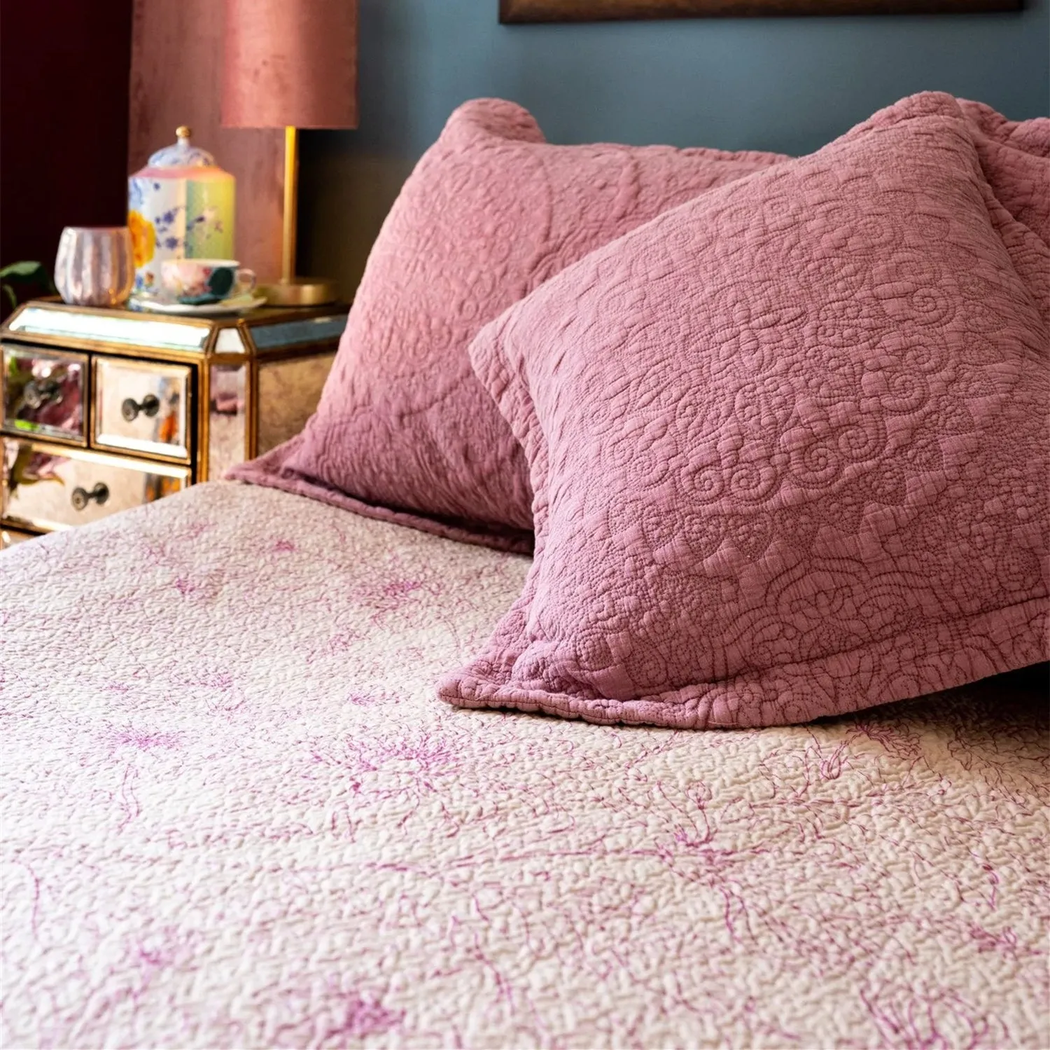 Eloise Pink Bedspread