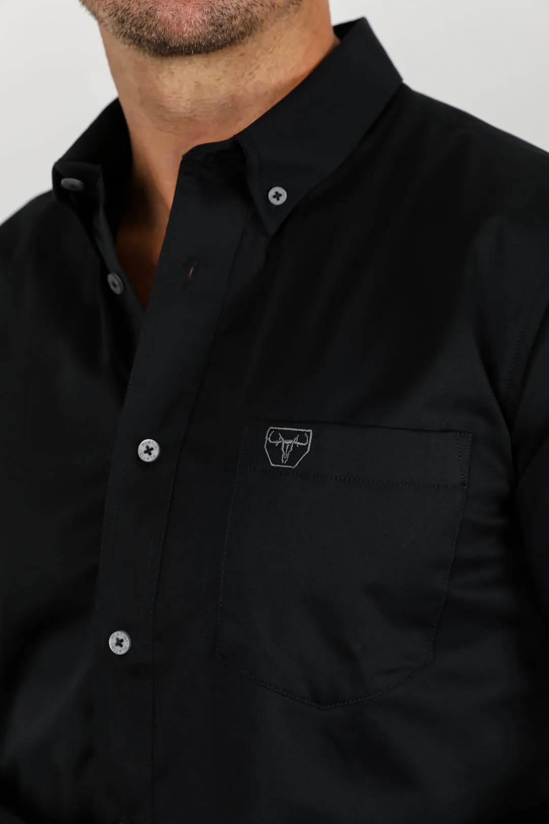 Men’s Single Pocket Logo Modern Fit Stretch Dress Shirt - Black